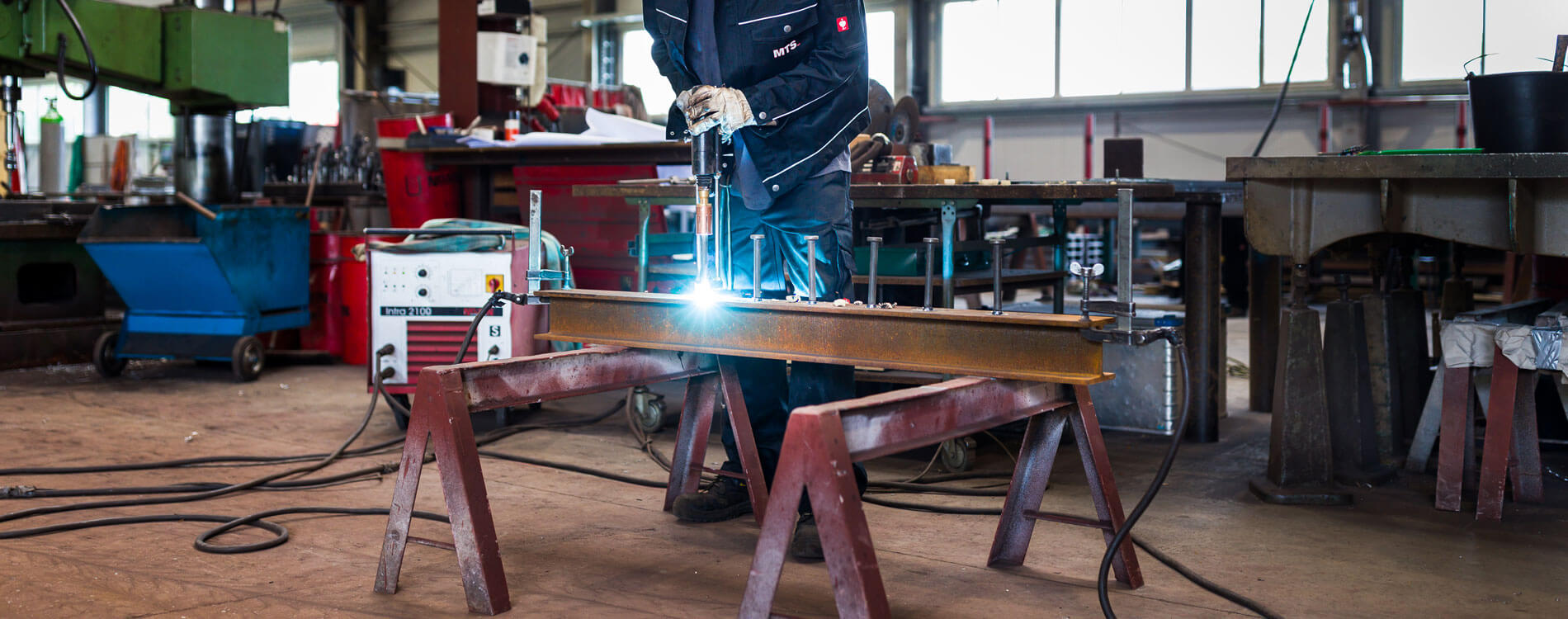 Kopfbolzenschweißen - Hubzündungs-Bolzenschweißen